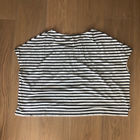 Black white striped v neck short sleeve crop top size medium cute chic - Picture 2 of 4